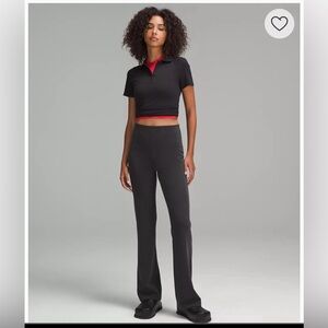 Lululemon Ribbed flared pants in black 
NWT Size 4